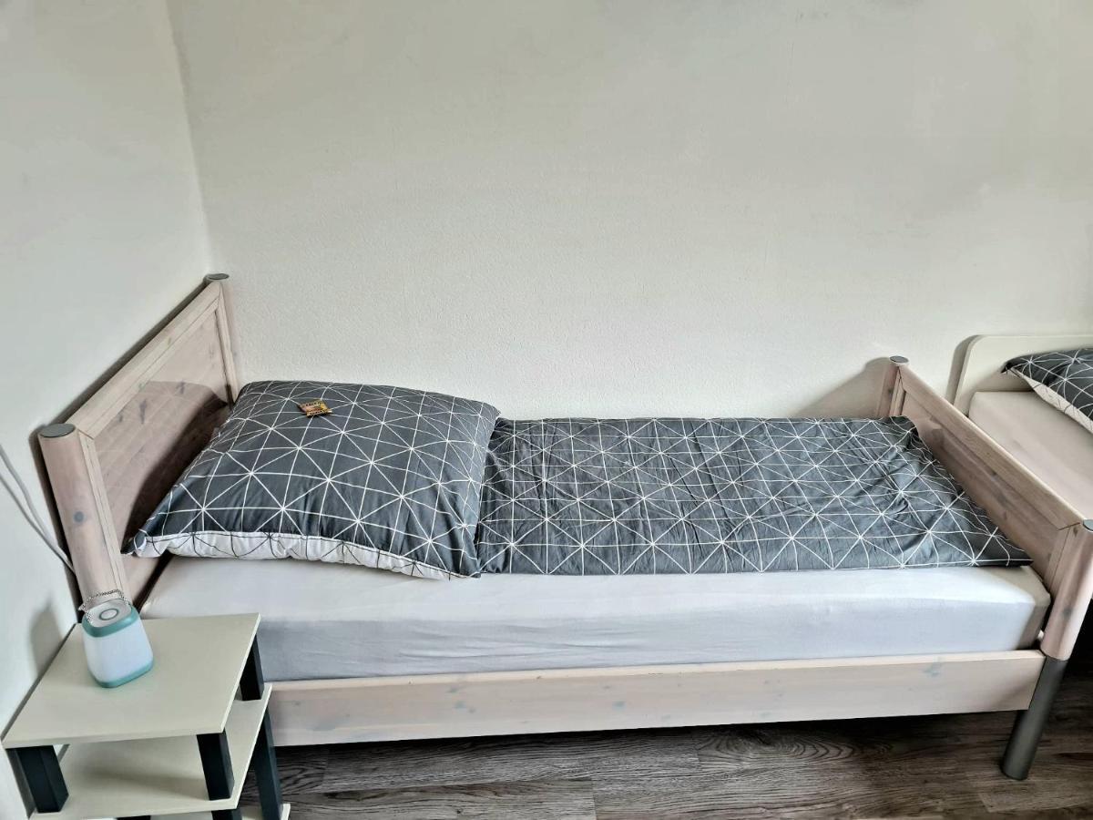 80Qm Monteuroase In Melsungen - Schwarzenberg Mwst Ausweisbar Apartment ภายนอก รูปภาพ